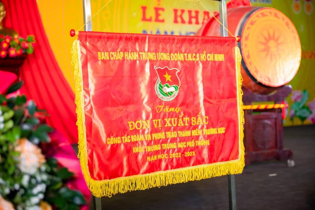 Nhấn để phóng to